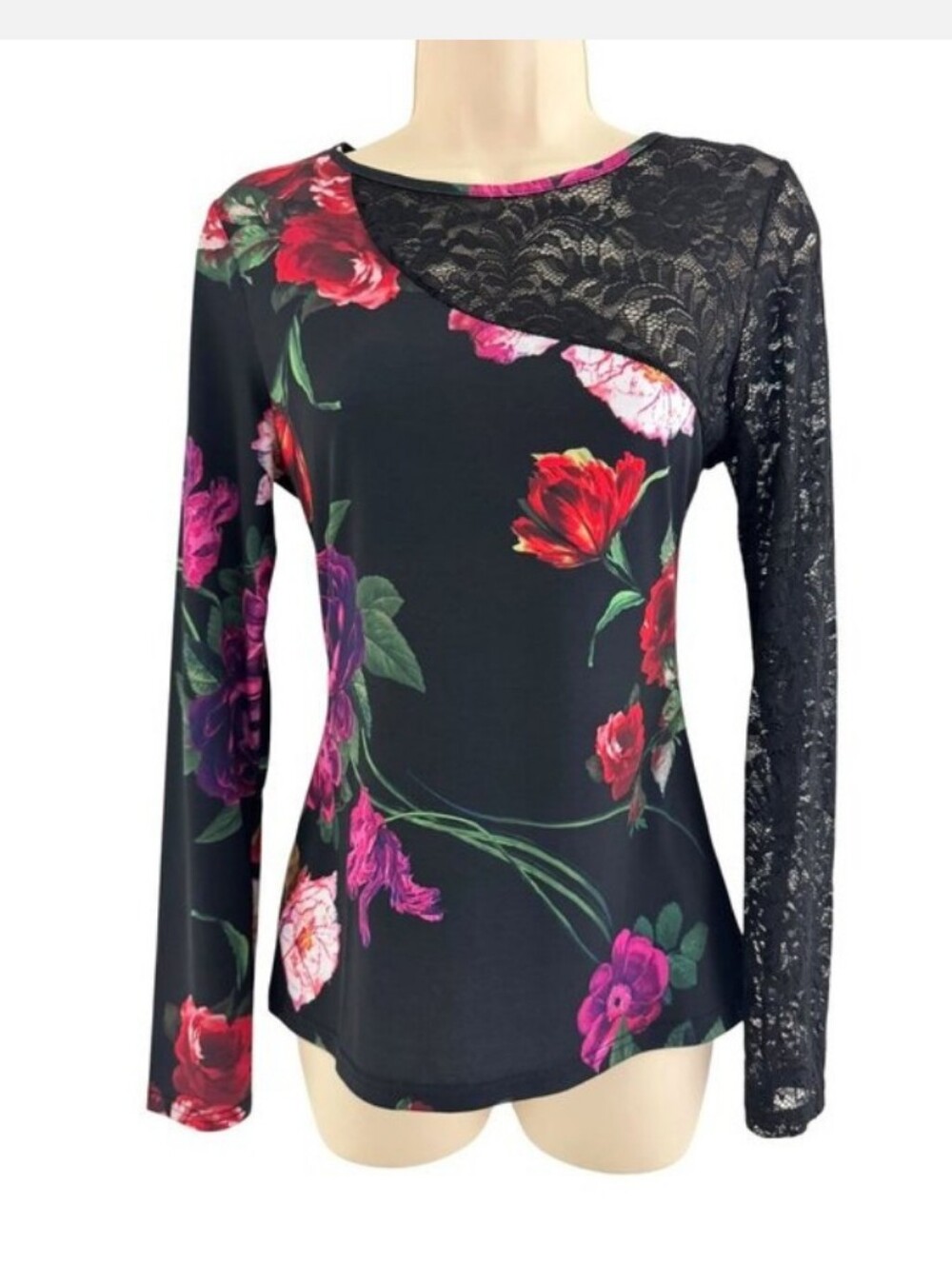 NWOT Venus Floral And Lace Jersey Women's Top